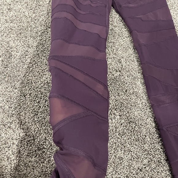 Victoria’s Secret Knockout Mesh Workout Tights - Picture 3 of 4